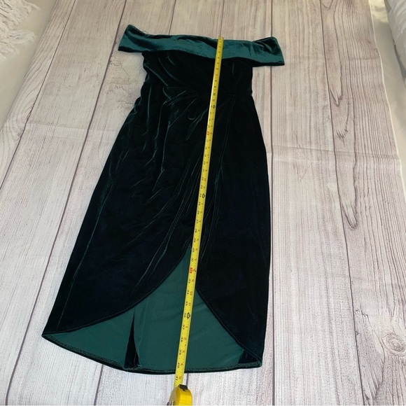 JJ’s HOUSE Women’s Green Velvet Holiday Christmas Dress Size Medium - Picture 3 of 8